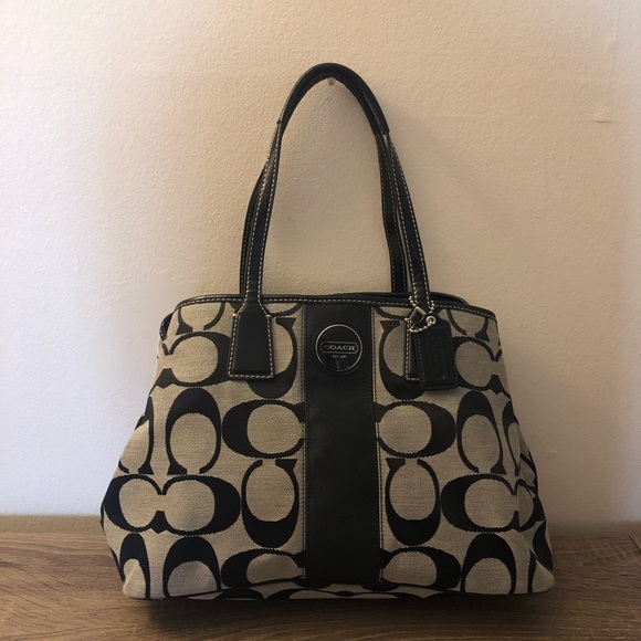 Coach Handbags - Beautiful Coach Bag